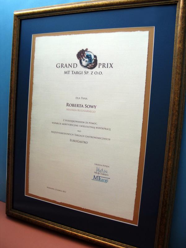 Karneol Nr 01.20 • Grand Prix. Dyplom - druk na papierze czerpanym. Oprawa w profilowaną ramę z drewna.