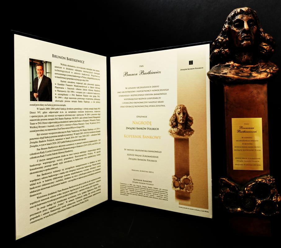 Karneol Nr 01.21 • Dyplom do Nagrody Kopernika. Laudacja. Druk na kartonie ozdobnym. Okładka introligatorska.