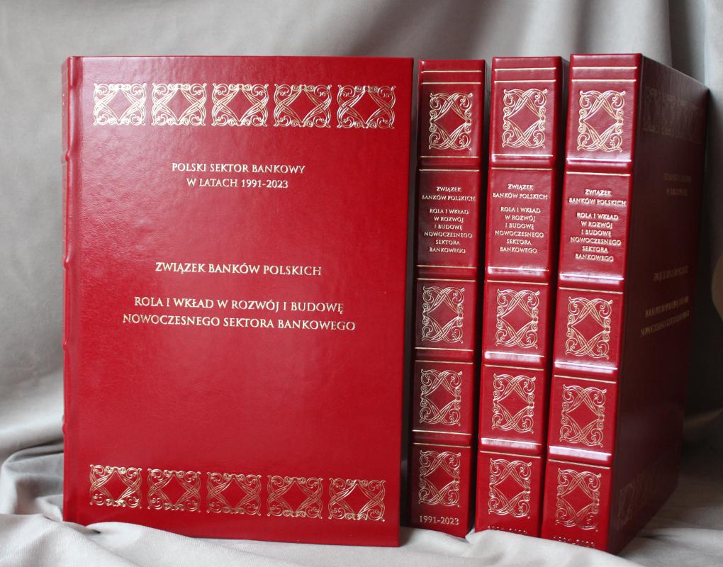 Karneol Nr 01.23 • Monografia. Historia Związku Banków Polskich. Wydanie książkowe w twardej oprawie.