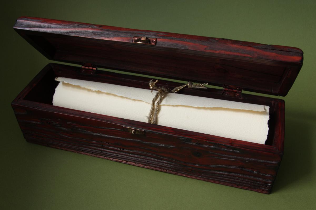 Karneol Nr 02.20 • Kasetka z drewna „stuletniego” do dyplomu w rulonie.