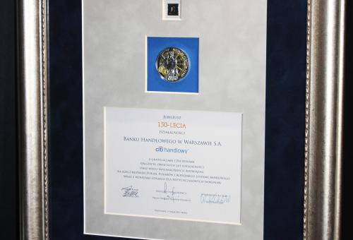 Karneol Nr 02.04 • Oprawa w profilowaną ramę z drewna. Flokowane podwójne passe partout.