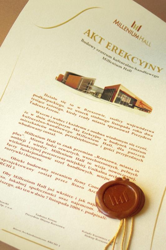 Karneol 03.01.10 • Akt Erekcyjny Millenium Hall wykonany na papierze ozdobnym z pieczęcia lakową
