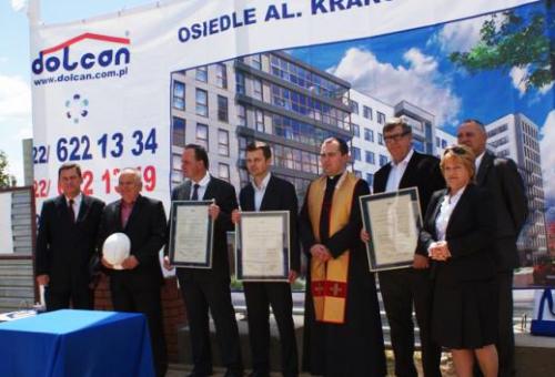 Karneol 03.01.06 • Uroczystość wmurowania Aktu Erekcyjnego budowy osiedla