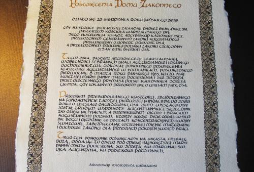 Karneol 03.01.12 • Akt poświęcenia domu zakonnego wykonany na papierze czerpanym z ręcznie wykonaną grafiką i złoceniem