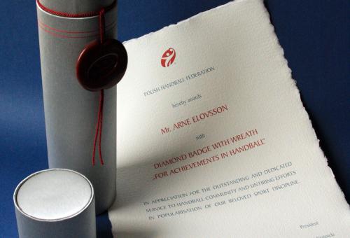 Karneol K-02.P-01.08 • Tuba introligatorska z pieczęcią lakową.