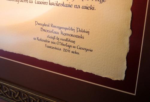 Karneol K-04.P-02.18 • Styl pisma – średniowieczna półuncjała. Wykonanie całego dokumentu.