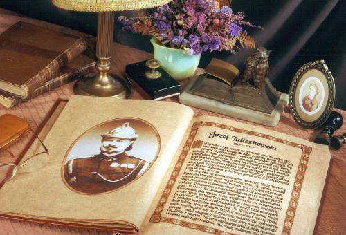 Karneol K-06.P-02.02 • Księga honorowa. Strona tytułowa z kaligrafią.