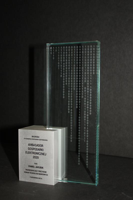 Karneol K-06.P-01.01 • Nagroda – statuetka Kongres Gospodarki Elektronicznej ZBP.