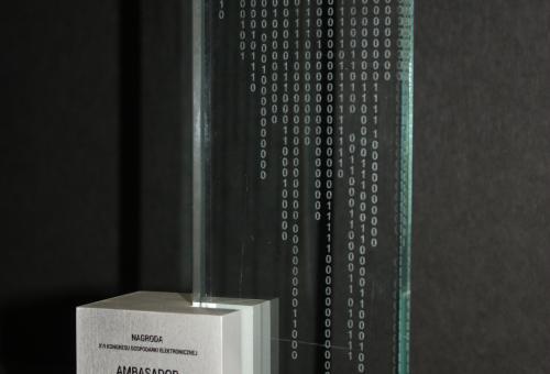 Karneol K-07.P-01.01 • Nagroda – statuetka Kongres Gospodarki Elektronicznej ZBP.