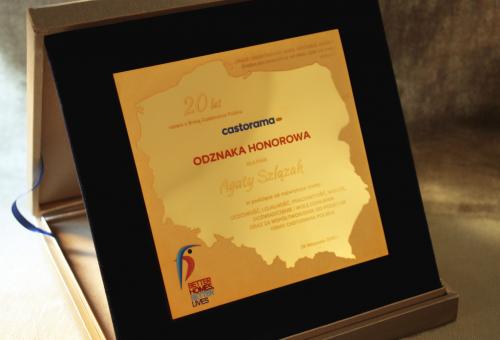 Karneol K-07.P-02.09 • Odznaka honorowa 20-lecia pracy w firmie; mosiężna, złocona.