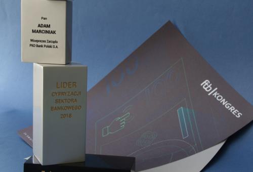 Nr 04.04 • Forum Technologii Bankowych ZBP. Statuetka – nagroda. Karneol Nr 04.04 • Forum Technologii Bankowych ZBP. Statuetka – nagroda.