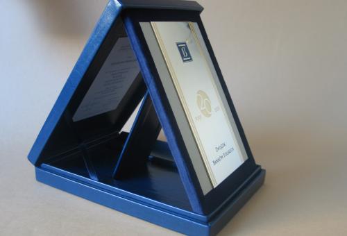 Nr 04.35 • Oprawa plakietki - etui oklejone materiałem skóropodobnym. Karneol Nr 04.35 • Oprawa plakietki - etui oklejone materiałem skóropodobnym.