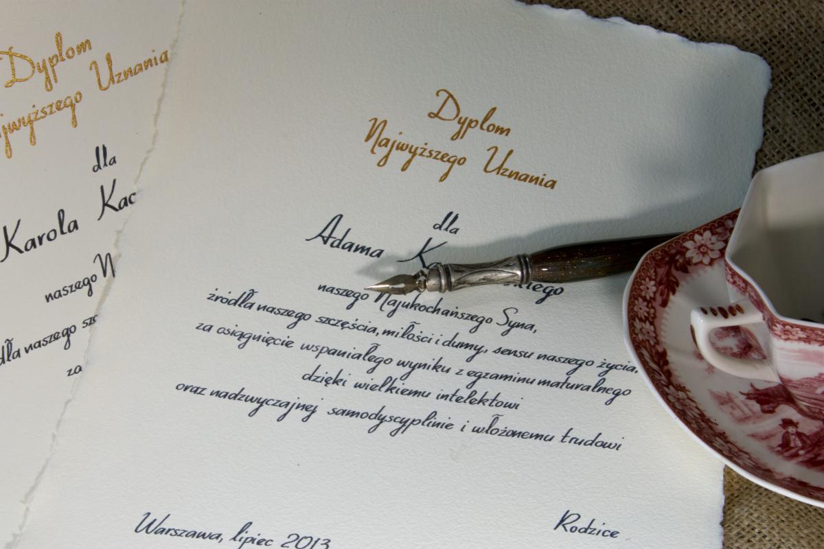 Karneol Nr 11.22. • Personalizowany dyplom uznania za osiągnięte wyniki. Papier czerpany. Kaligrafia. Złocenie tytułu.