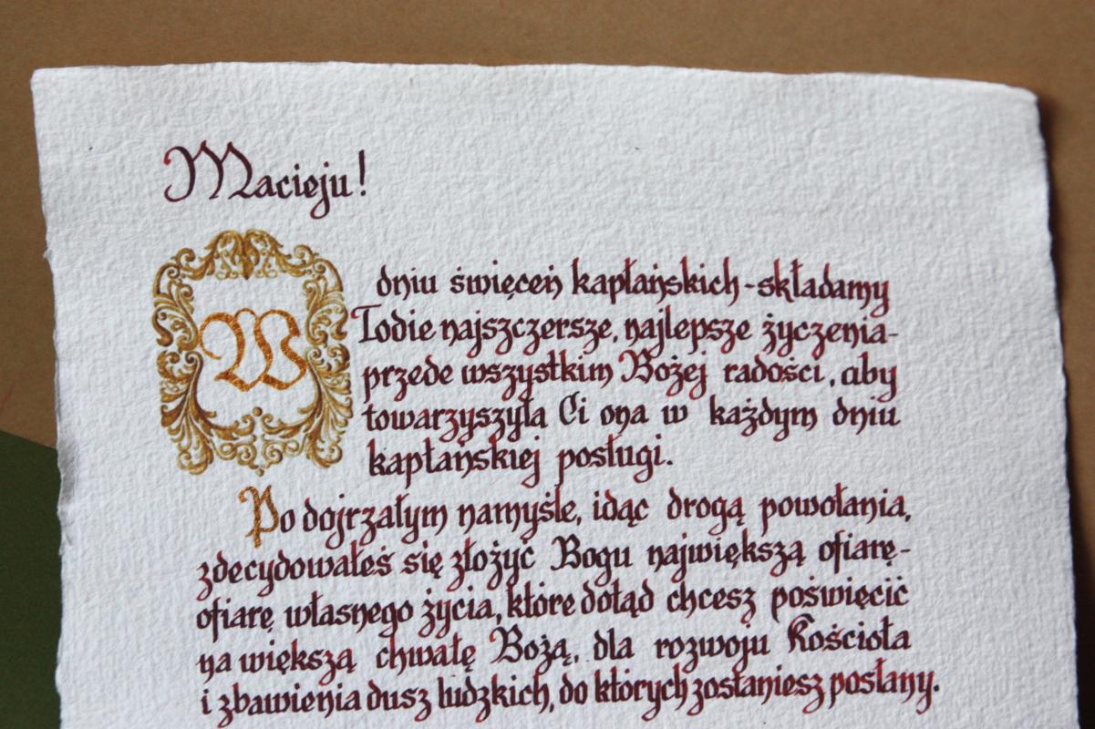 Karneol Nr 11.24. • List gratulacyjny z tytułu przyjęcia święceń kapłańskich. Kaligrafia. Projekt indywidualny.
