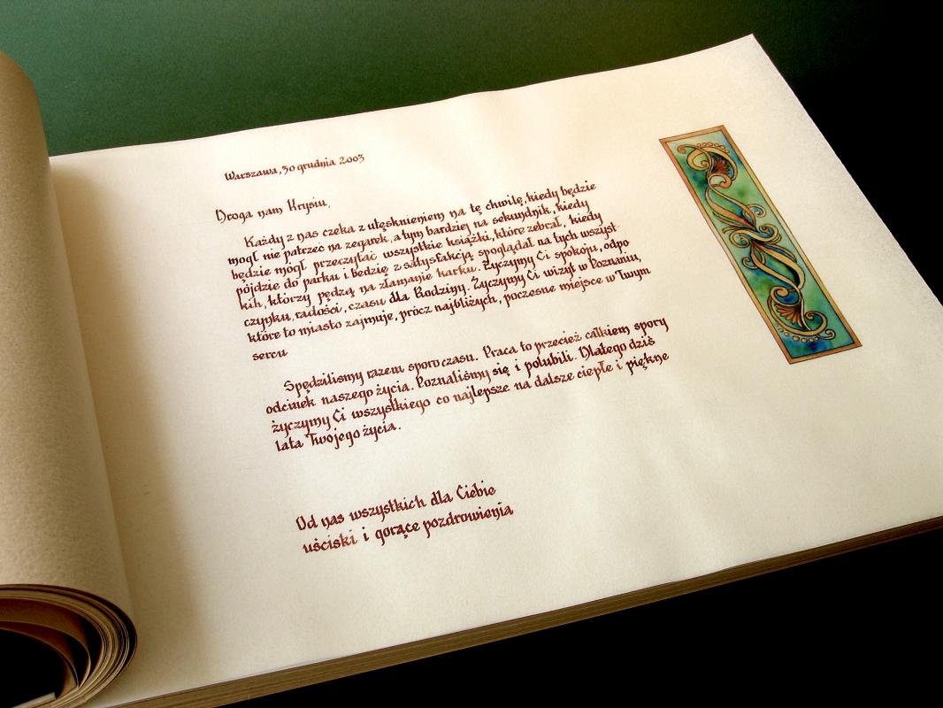 Karneol Nr 11.26. • Przejście na emeryturę -dedykacja w księdze pamiątkowej. Karty - pergamenata. Projekt indywidualny.
