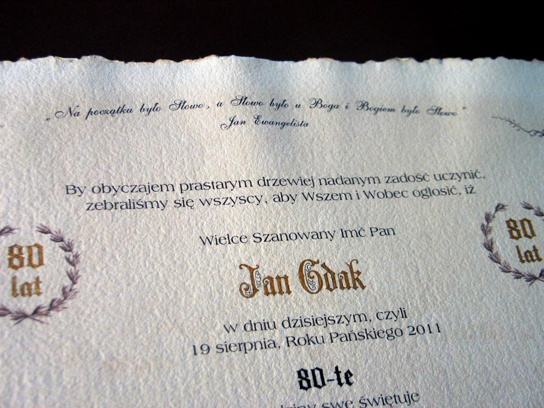 Karneol Nr 11.29. • Jubileusz 80-lecia. Papier czerpany. Ręczne złocenie. Projekt i wykonanie indywidualne.