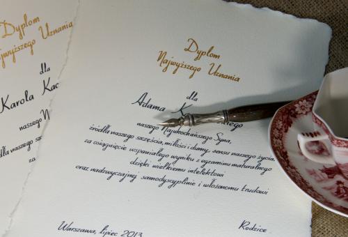 Karneol Nr 11.22. • Personalizowany dyplom uznania za osiągnięte wyniki. Papier czerpany. Kaligrafia. Złocenie tytułu.